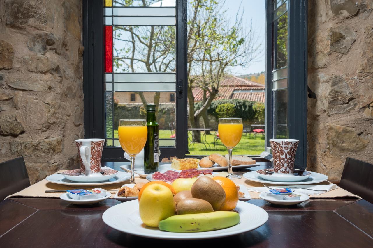 Hotel Posada Santa Maria La Real Агилар-де-Кампоо Экстерьер фото