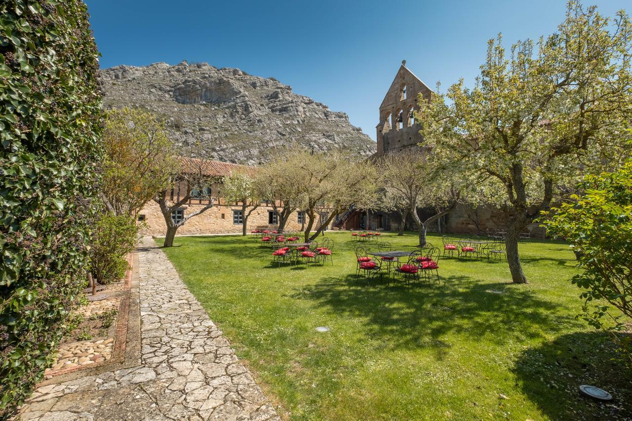 Hotel Posada Santa Maria La Real Агилар-де-Кампоо Экстерьер фото