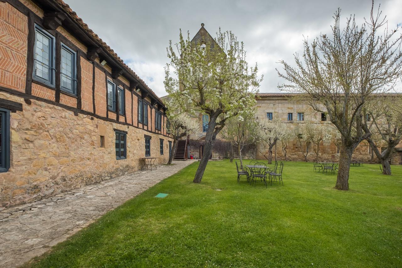 Hotel Posada Santa Maria La Real Агилар-де-Кампоо Экстерьер фото